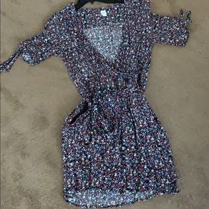 GAP SZ MEDIUM FLORAL WRAP DRESS WITH POCKETS